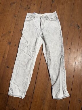 Levi's Light Gray / White High-Rise Straight Jeans